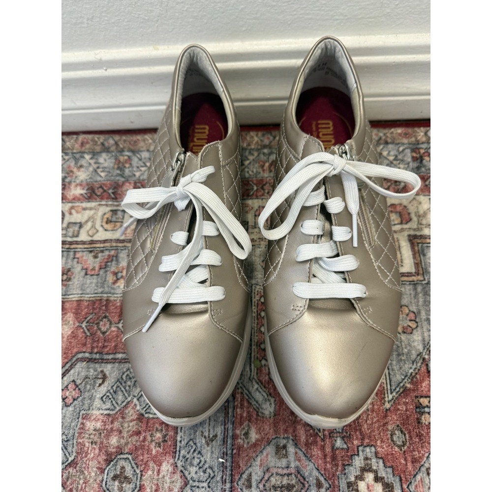 Munro Metallic Quilted Sneakers Zip Lace Up Comfort Women‎ Size 8.5 M
